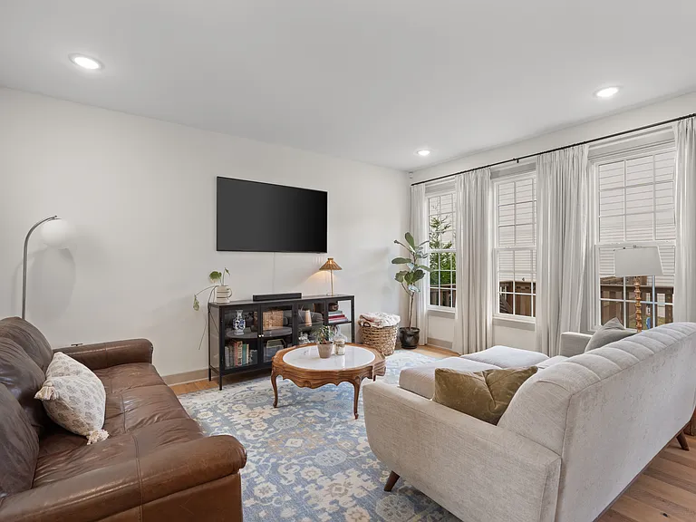 516 Shanti Dr — Photo 3