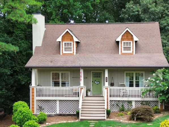 49 Woodrow Ln, Lavonia, GA 30553