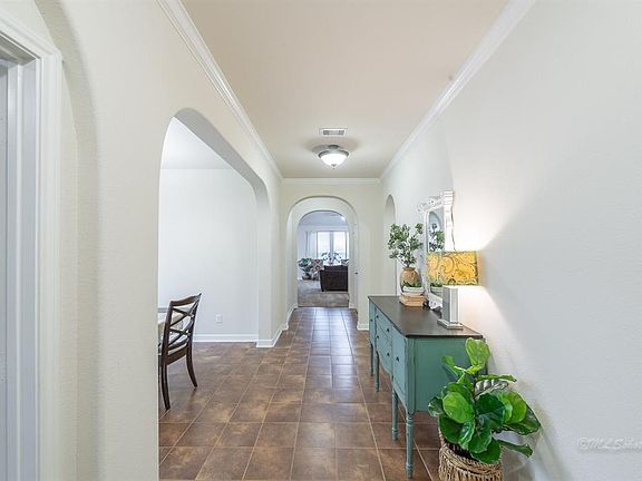 4th image of 29501 Meadow Creek Ln