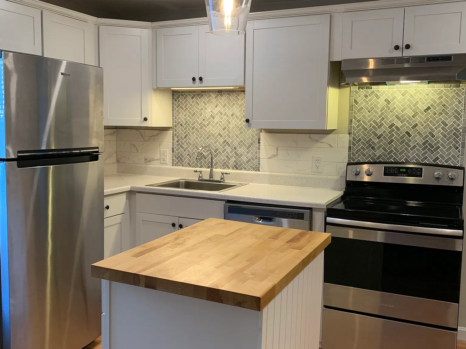 2 bed, 950 sqft, $2,350 — Photo 4