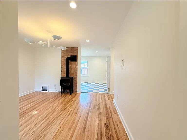 262 E Browning Ave — Photo 4