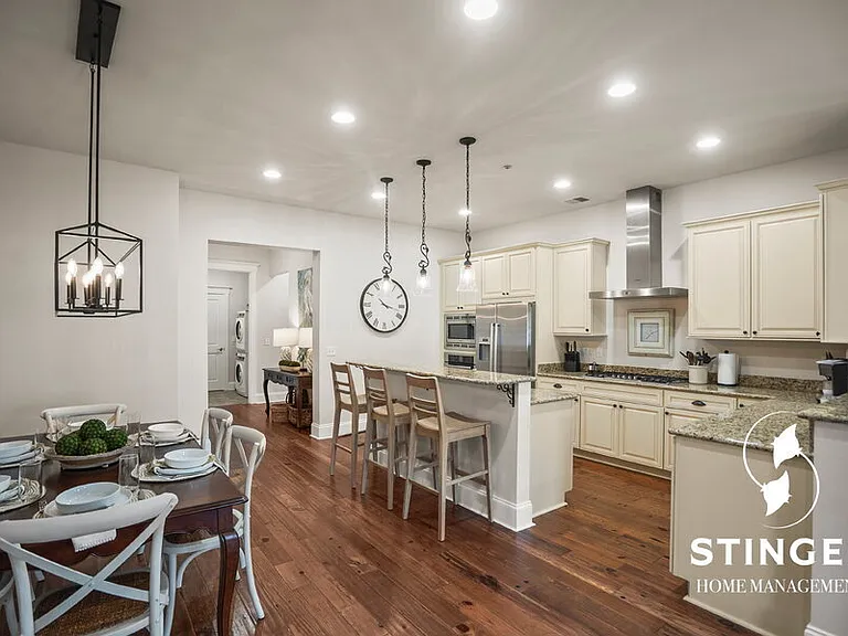 700 Bay St #207 — Photo 7