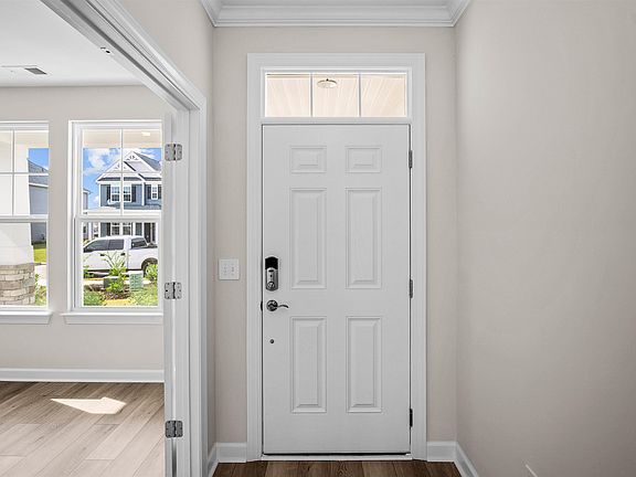 2nd image of 540 Banna Arch Loop