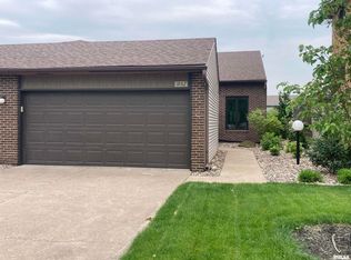 1862 53rd St, Moline, IL 61265