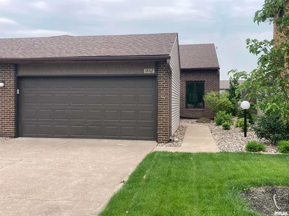 1862 53rd St, Moline, IL 61265