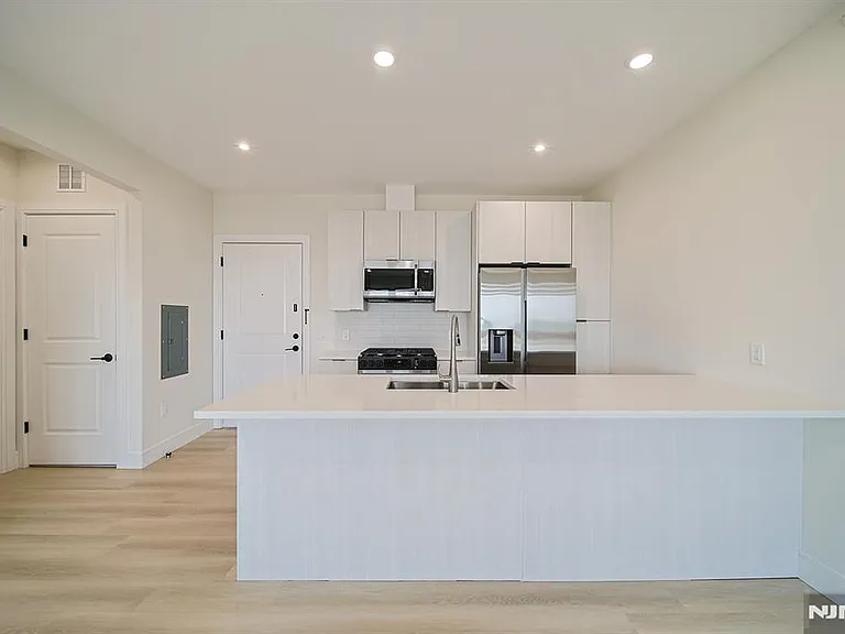 401 E Central Blvd #2A — Photo 4