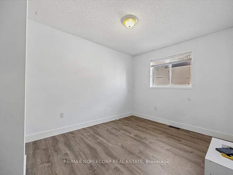 210 Dunsmore Ln #MAIN — Photo 12
