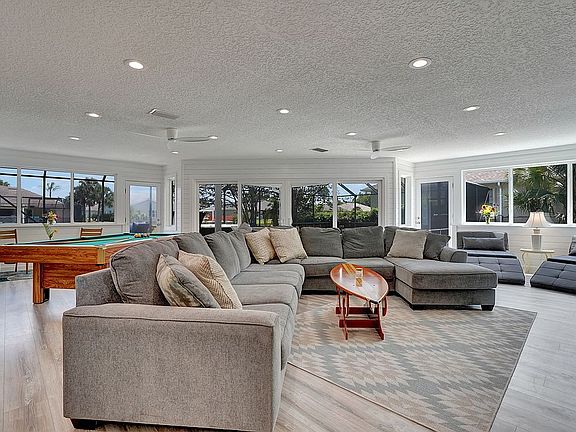 5th image of 235 Coral Reef Ct N