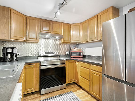 4th image of 850 Des Plaines Ave APT 504