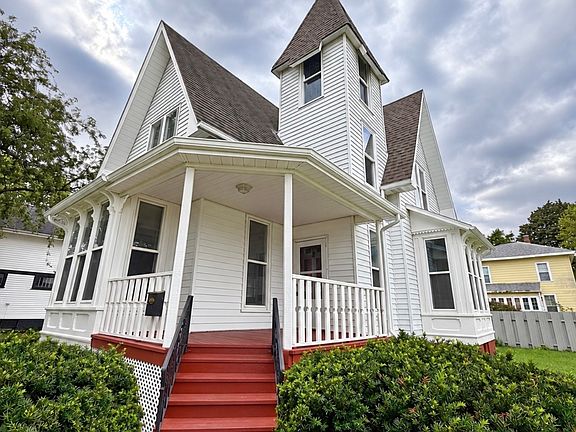 3rd image of 208 W Pells St