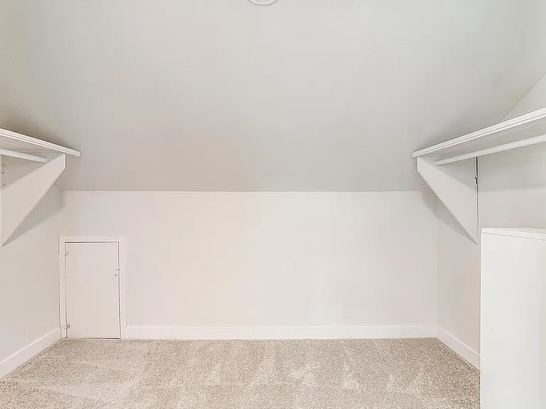 802 Sutton Ct — Photo 19