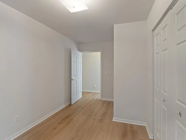 1081 Wintergreen Ln — Photo 10