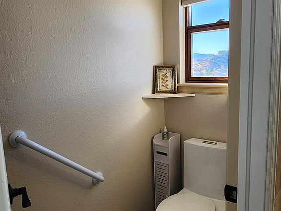 5th image of 1513 Pinyon Dr