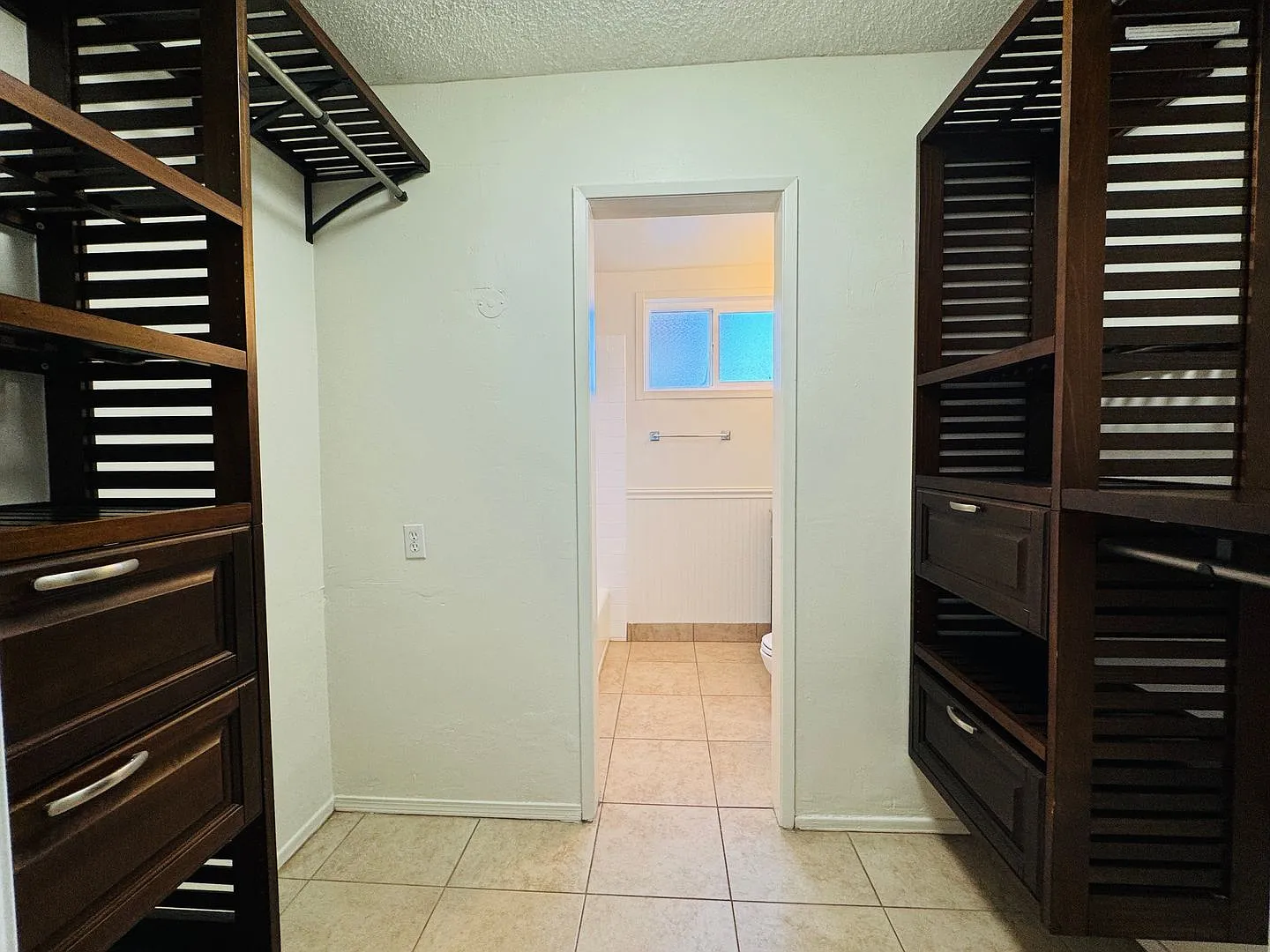 Thoughtfully Designed Mission Bay Studio Apartment - Right by Water - Only $1,895/mo! — Photo 3