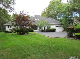 18 Bauer Ave, Manorville, NY 11949