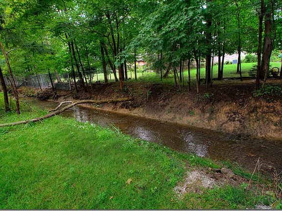 4th image of 10116 Lynn Dr