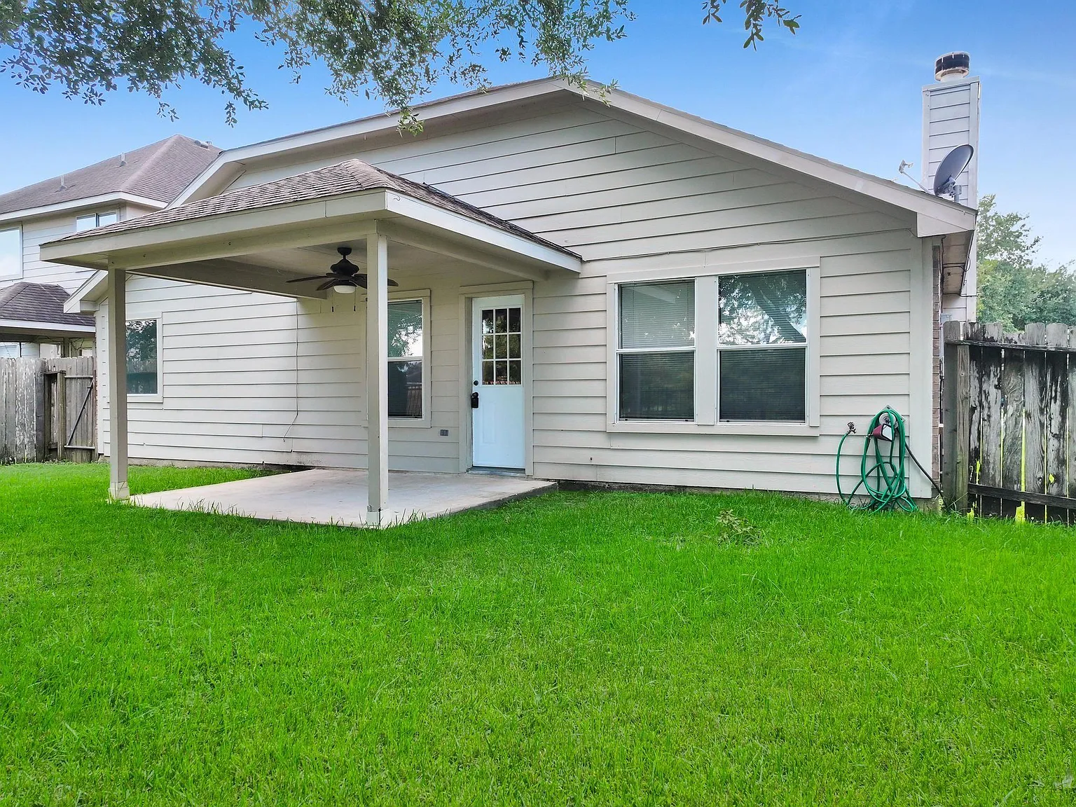 3 bed, 2.0 bath, 1768 sqft, $2,150 — Photo 4