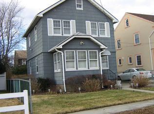 88 Bell St, Valley Stream, NY 11580