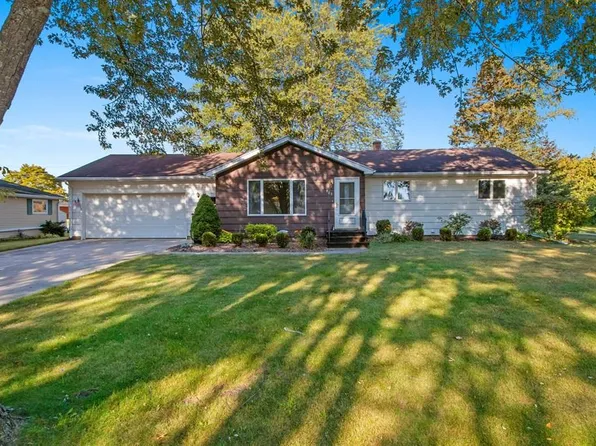 903 Sunset Ave, Algoma, WI 54201
