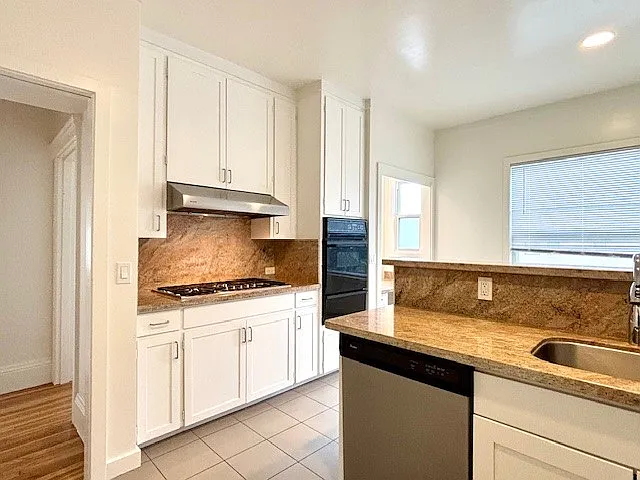 1695 Filbert St #5 — Photo 8