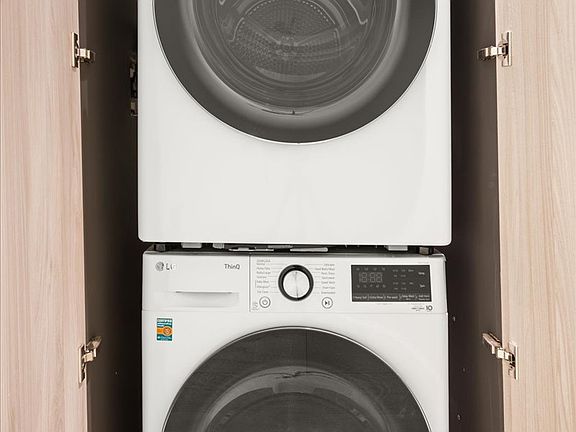 5th image of 181 E 101st St #404