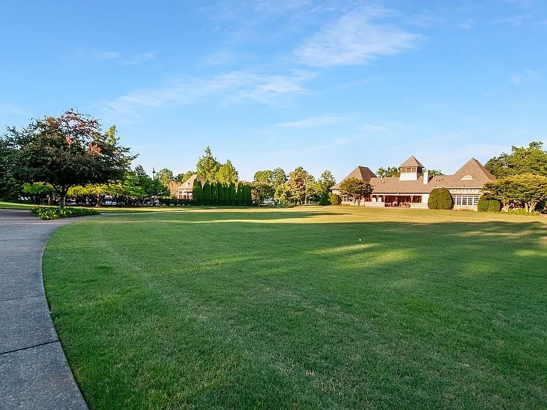 2812 Americus Dr — Photo 26