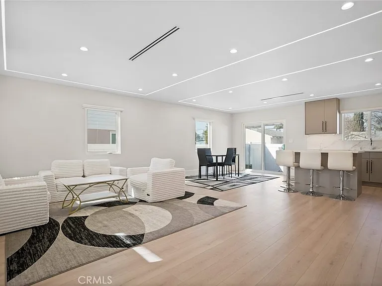 1239 N Reese Pl — Photo 2