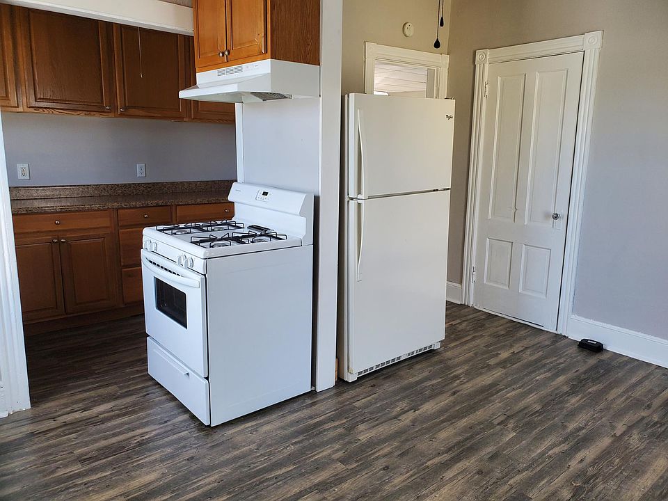 1st image of 165 Illinois St APT 3