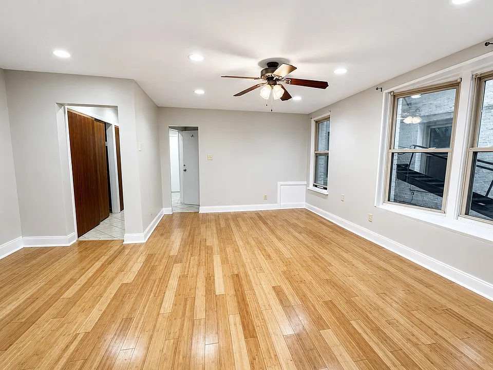 Modern - Unit 2R - 1BR