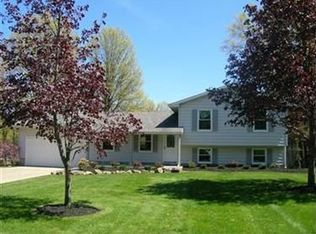 2333 Oak Trace Dr, Youngstown, OH
