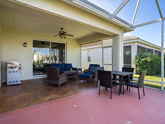 4th image of 829 SW Rocky Bayou Terrace