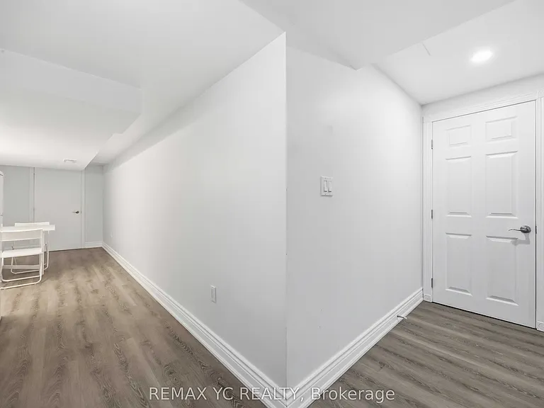 140 Laramie Cres #BASEMENT — Photo 10