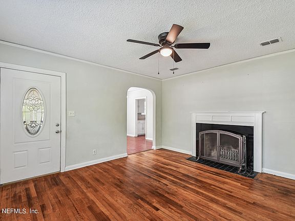 3rd image of 1146 MCKINLAY Court