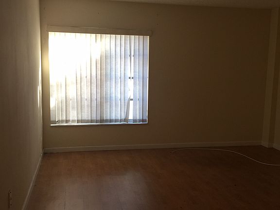 3rd image of 4156 Inverrary Dr APT 205