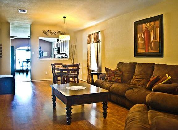 5th image of 1110 Clayton Dr