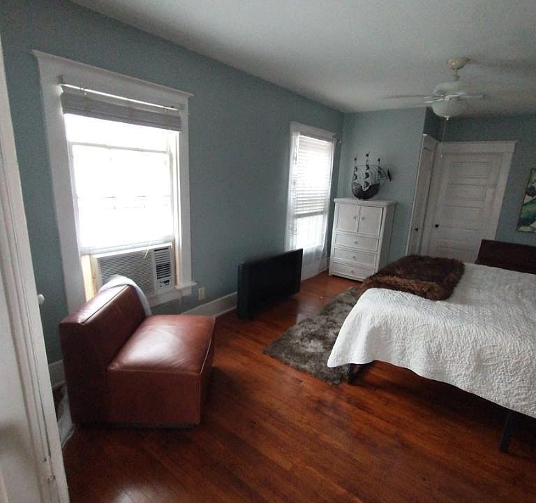 1st image of 2609 Broadway St #2