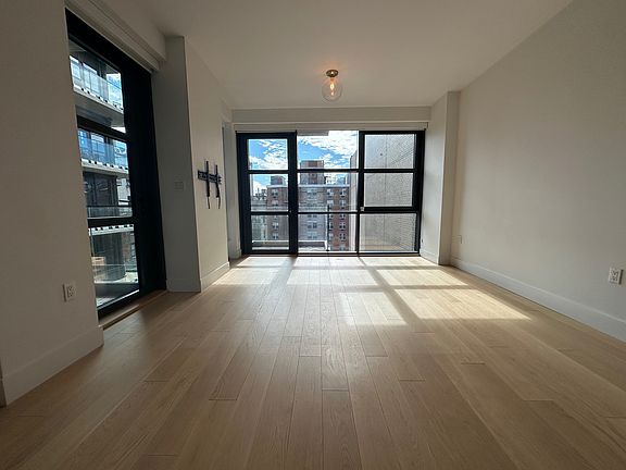 3rd image of 11 Hancock Pl #504