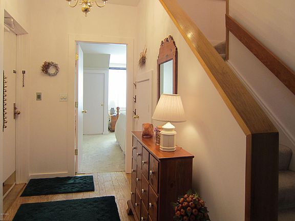 3rd image of 6C6 Sagamore Ln