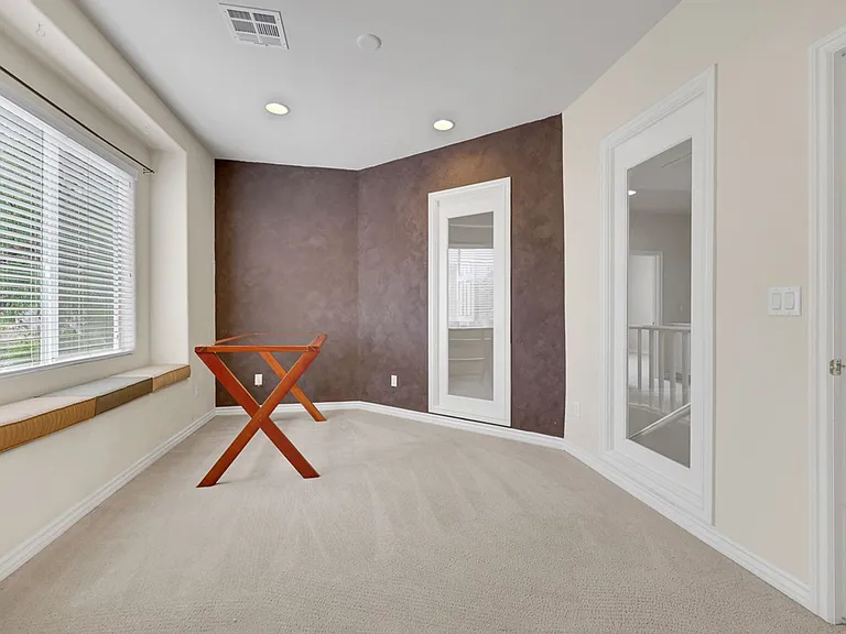290 Spectacular St — Photo 12
