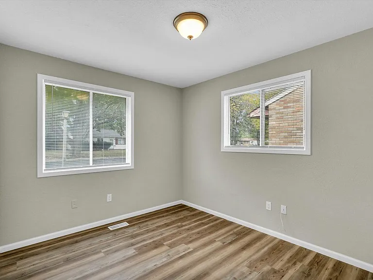 1306 Ellis Dr — Photo 14