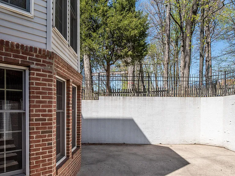 2725 Oldewood Dr — Photo 36