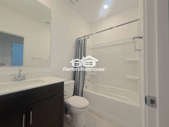 8825 W Albeniz Pl — Photo 12
