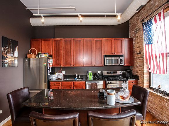 5th image of 1400 N Milwaukee Ave APT 307