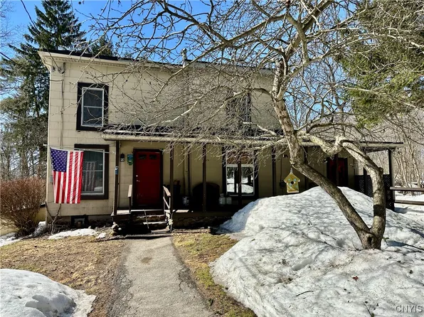 420 N 6th St, Fulton, NY 13069