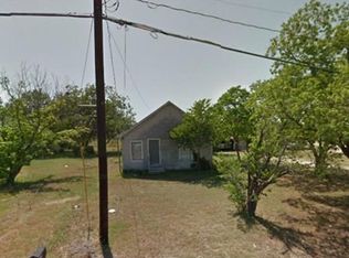 1205 S Main St, Lockhart, TX 78644