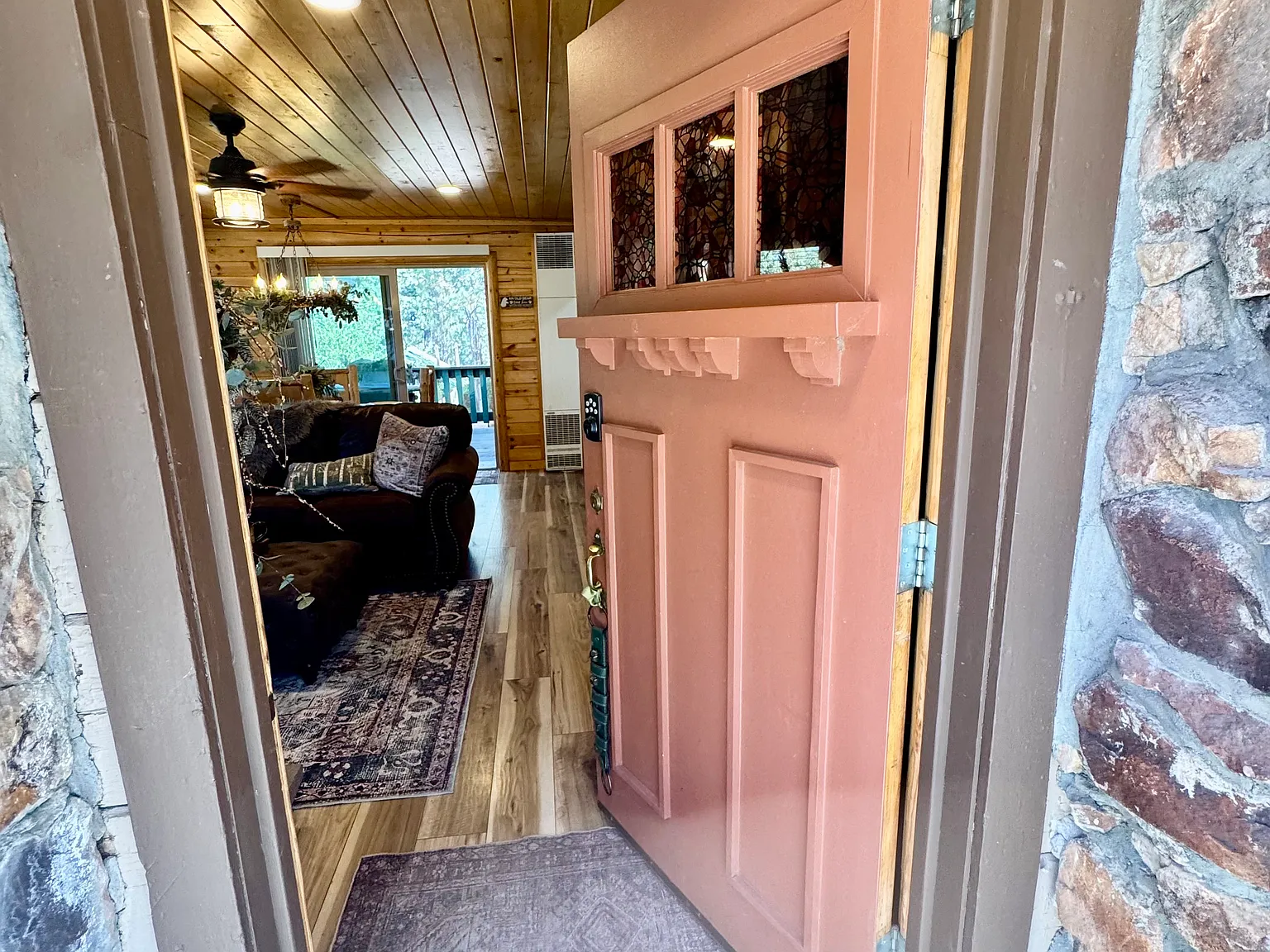 3 bed, 1050 sqft, $3,000 — Photo 3