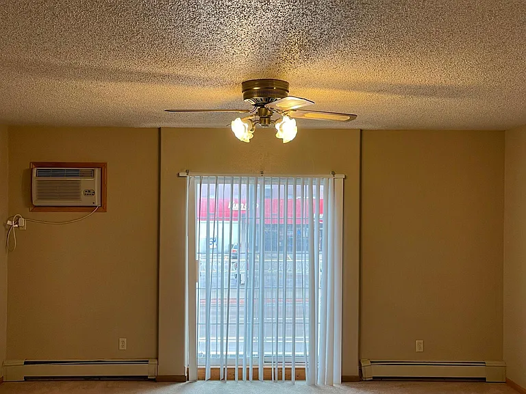 340 E Burlington St #2 — Photo 6