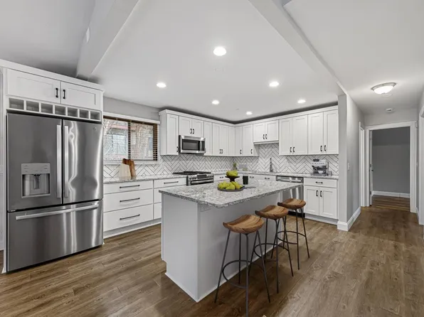 2213 Oregon Ct, Saint Louis Park, MN 55426