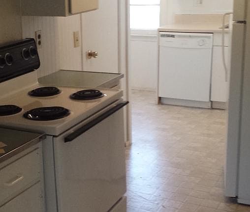 4th image of 209 Allcutt Ave