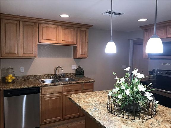 5th image of 6943 Whidden St